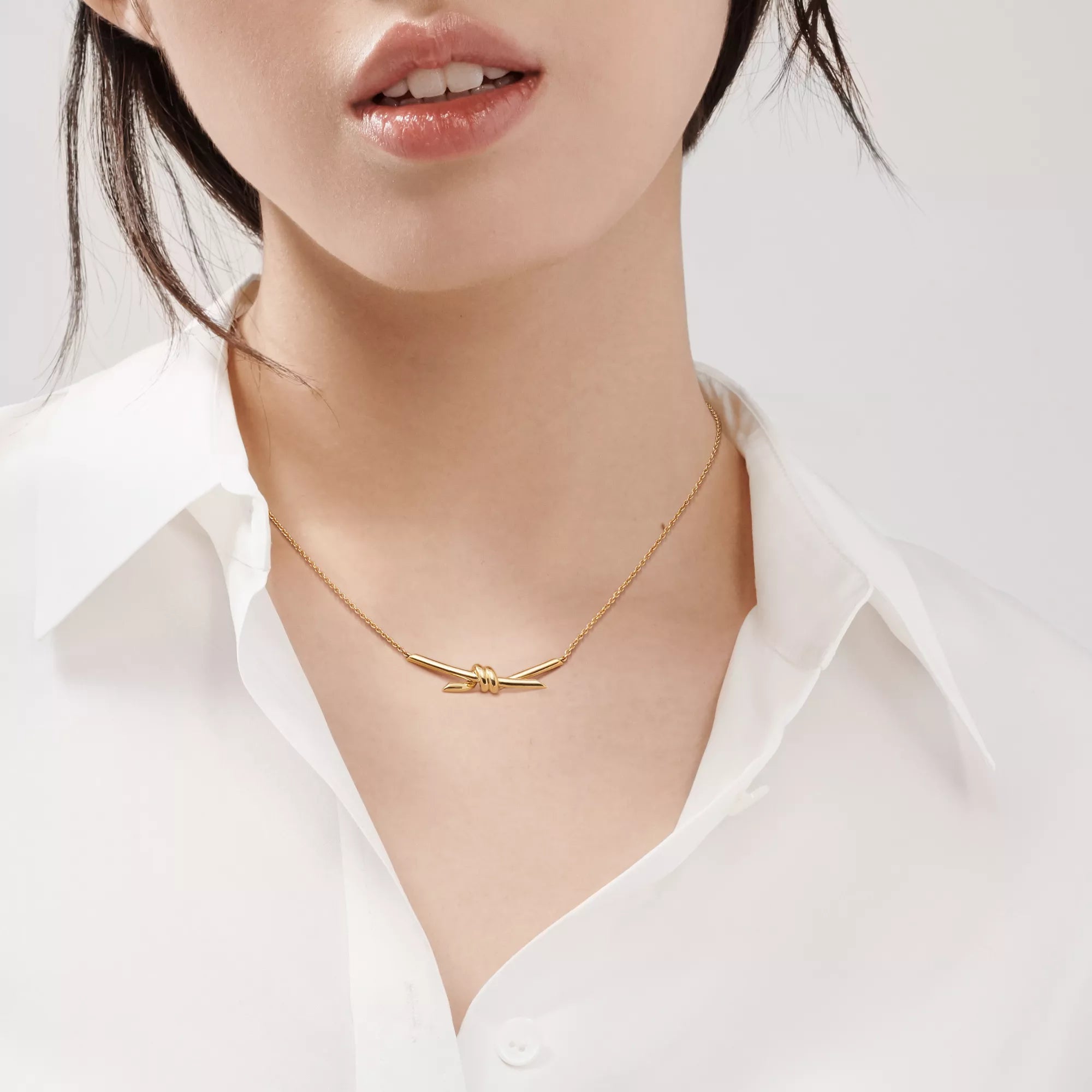 AV Lucent Necklace - Pendant in Yellow Gold