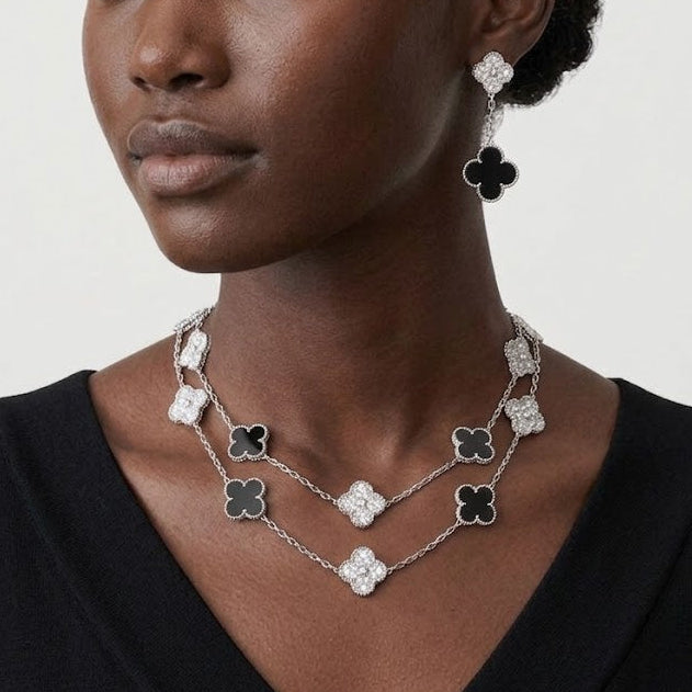 AV four leaf clover necklace, 20 motifs
