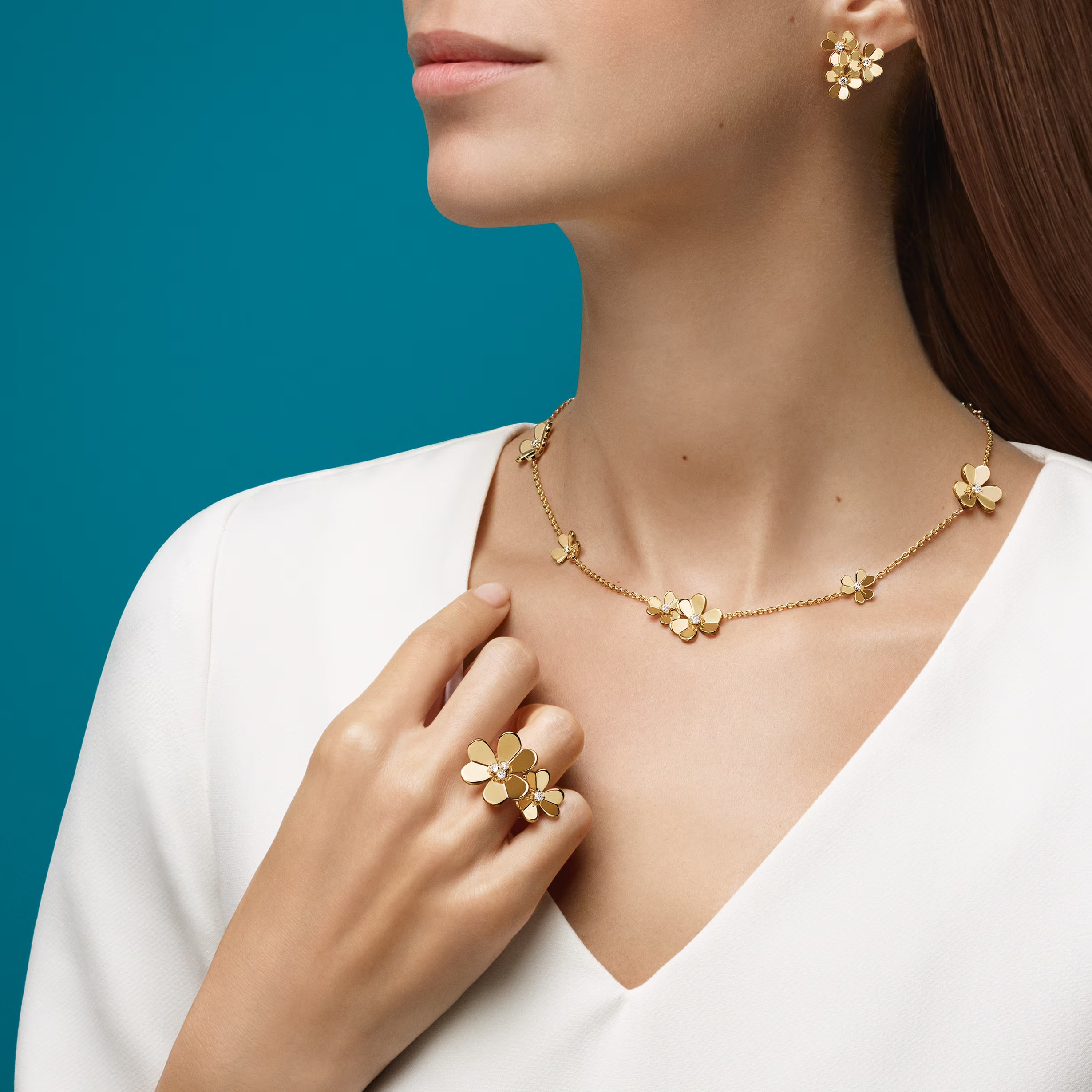 AV Fleur de Lumière Necklace - 9 Flowers