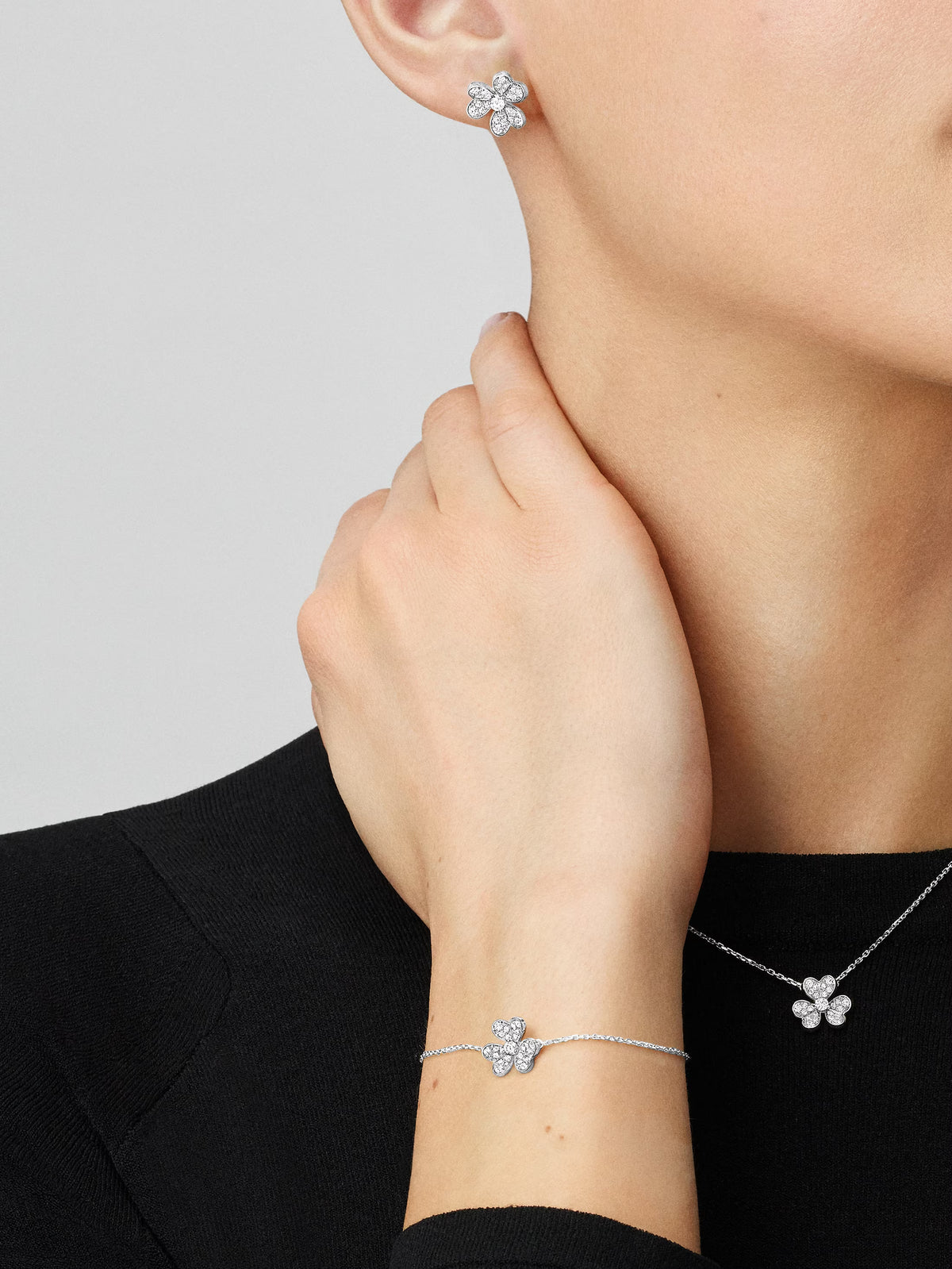 AV Fleur de lumière pendant bracelet, mini model