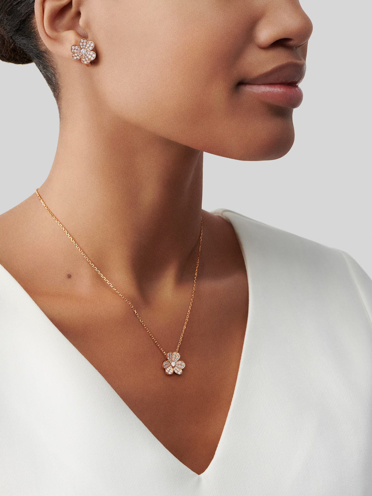 AV Fleur de lumière necklace