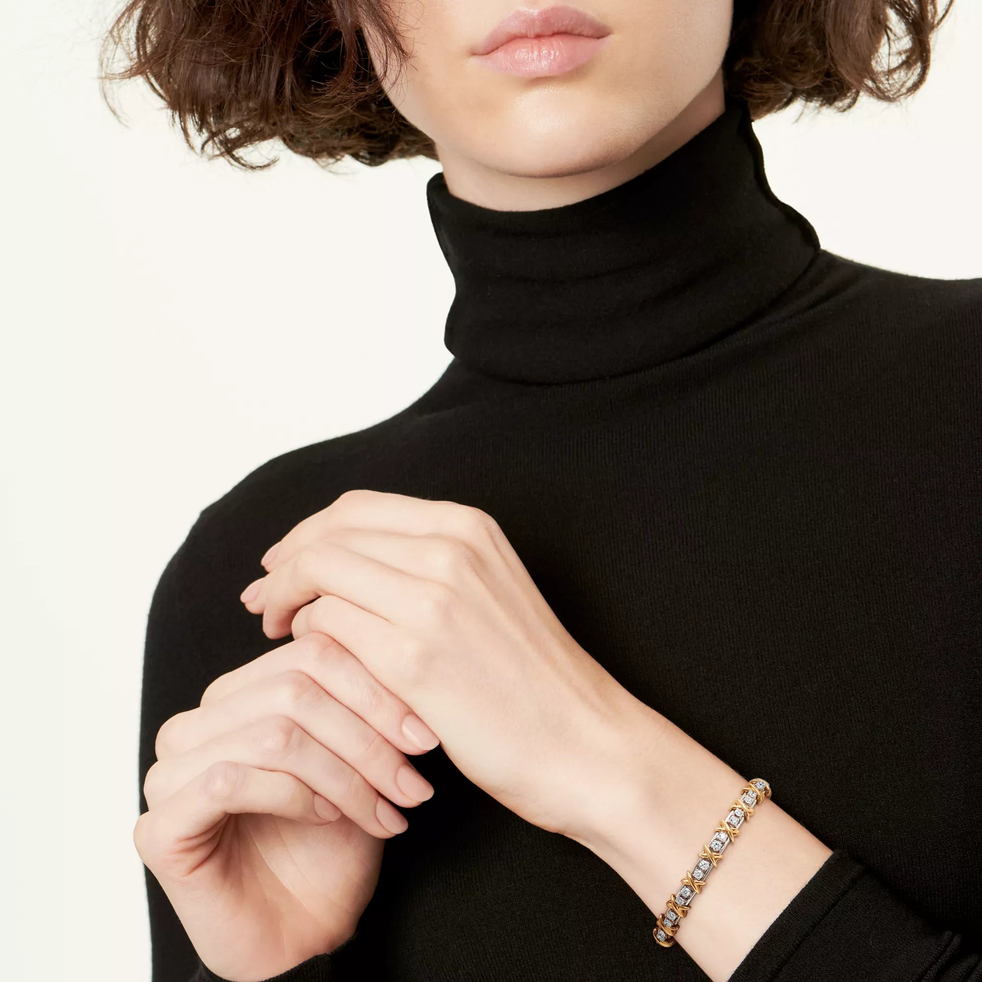 AV Sixteen Stone Bracelet - Yellow Gold with Diamonds