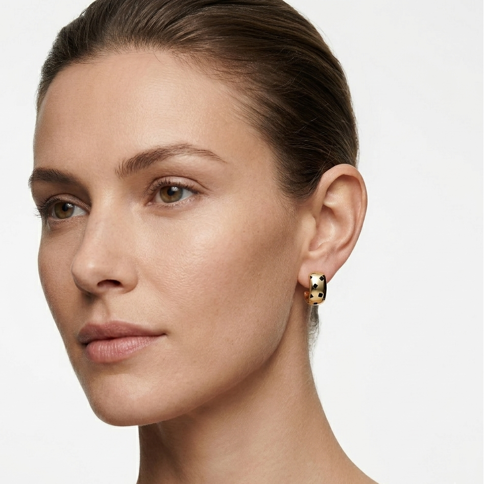 AV Fauve Earrings – Small Model (Yellow Gold)